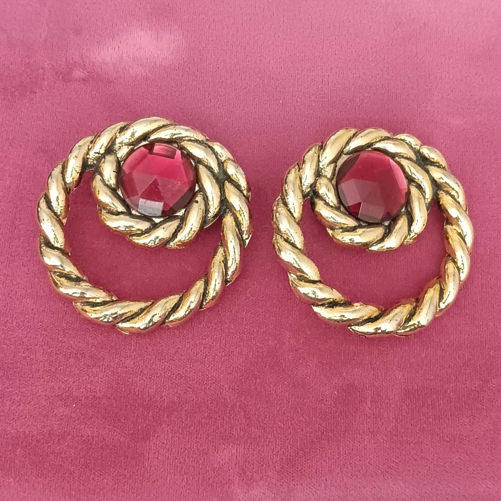 Elegant Gold and Magenta Twisted Earrings